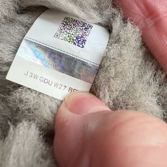 Great Condition Ugg Classic Mini II Boot - Picture 6 of 7